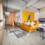 Skyline Suites - Elegant Living With Coworking & Scenic Views