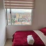 Habitacion Con Vista De La Ciudad En Fontibon