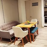 Cozy Entire 2Nd-Floor Apartment With Parking