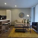 Luxury And Comfort Steps From 93 Park