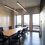 72 HUB Apartments - Pool - Gym - Sauna - Pet Friendly