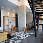 72 HUB Apartments - Pool - Gym - Sauna - Pet Friendly