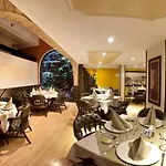 Centro Internacional Apartahotel