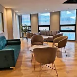 Alojamiento Nuevo Centro Internacional Edificio Mitika