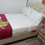 Elizabeth Hotel\'S International
