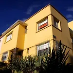 6 Suites Hotel