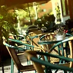 Hotel Charlies Place