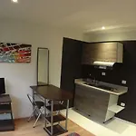 Cosy Studio Apartment Great Location (203)