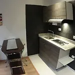 Cosy Studio Apartment Great Location (203)