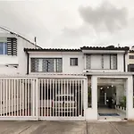 Ayenda 1044 Dorado Embassy