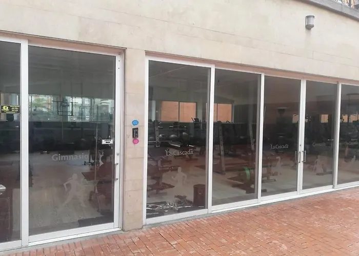 Hermosa habitación privada en conjunto residencial cerca al Aeropuerto y terminal de Bogotá, zonas comunes se comparten con 1 persona