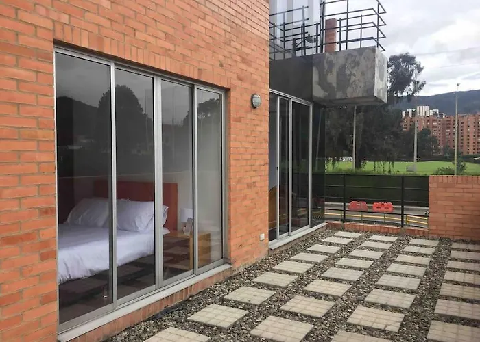 Apartamento Con Terraza Privada- Clinica Reina Sofia