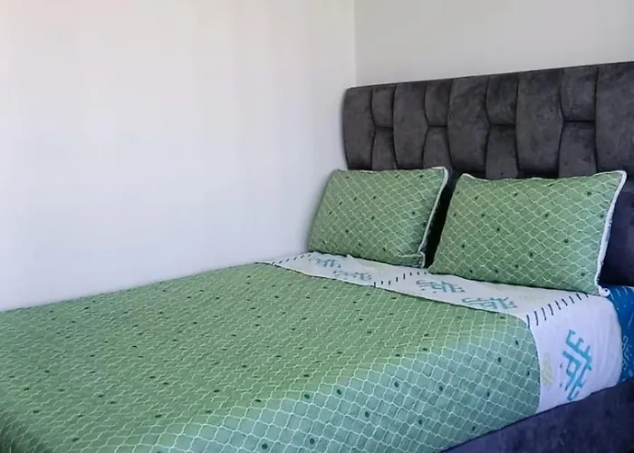 Aparta Hotel Los Nogales , Cerca Al Aeropuerto