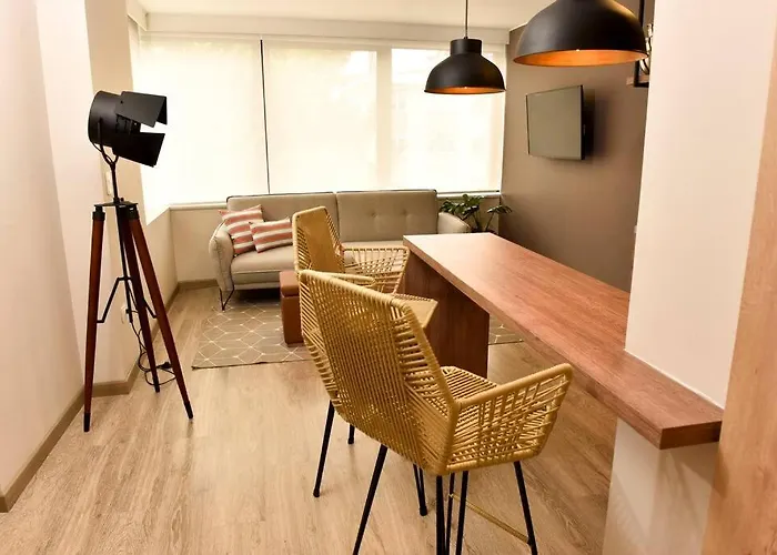 Great Space In Perfect Area! Walk Everywhere!