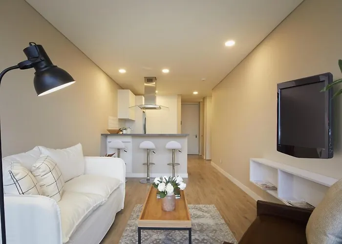 Elegant 2-Bedroom Loft 604 With Stunning Park View