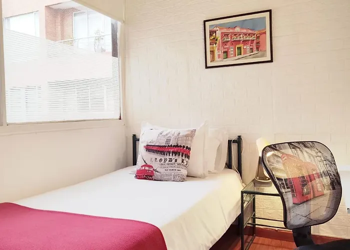 Habitación sencilla con baño privado Unicentro