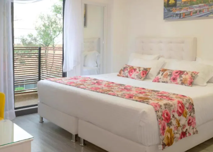 Hotel Arvut Collection