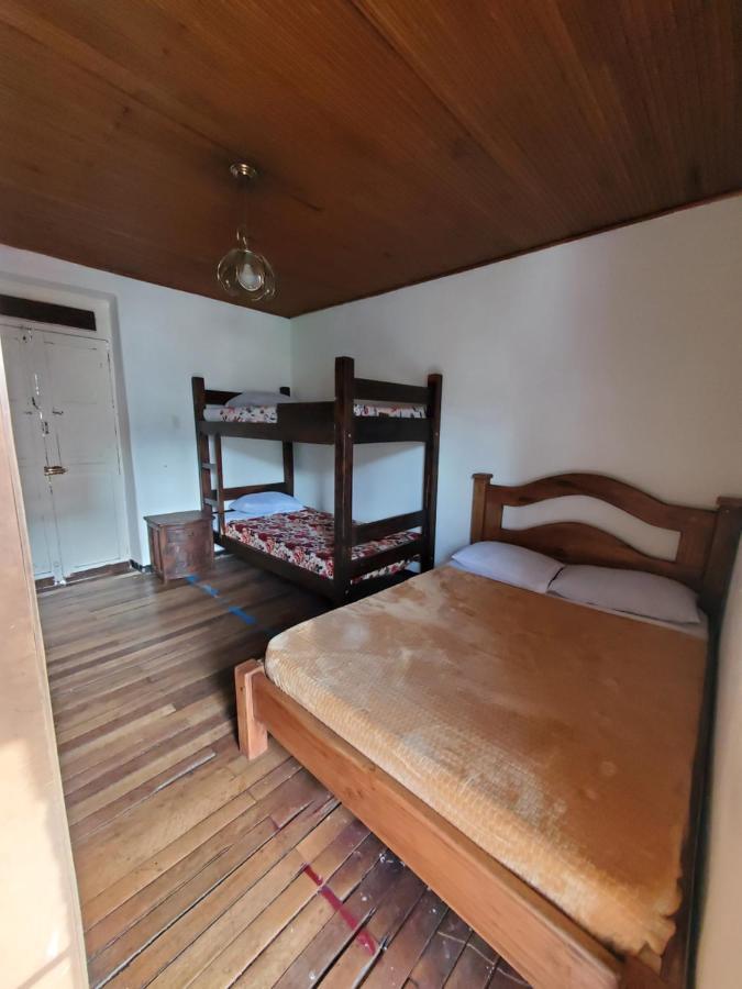 Hostal Hostal CQ Lourdes *