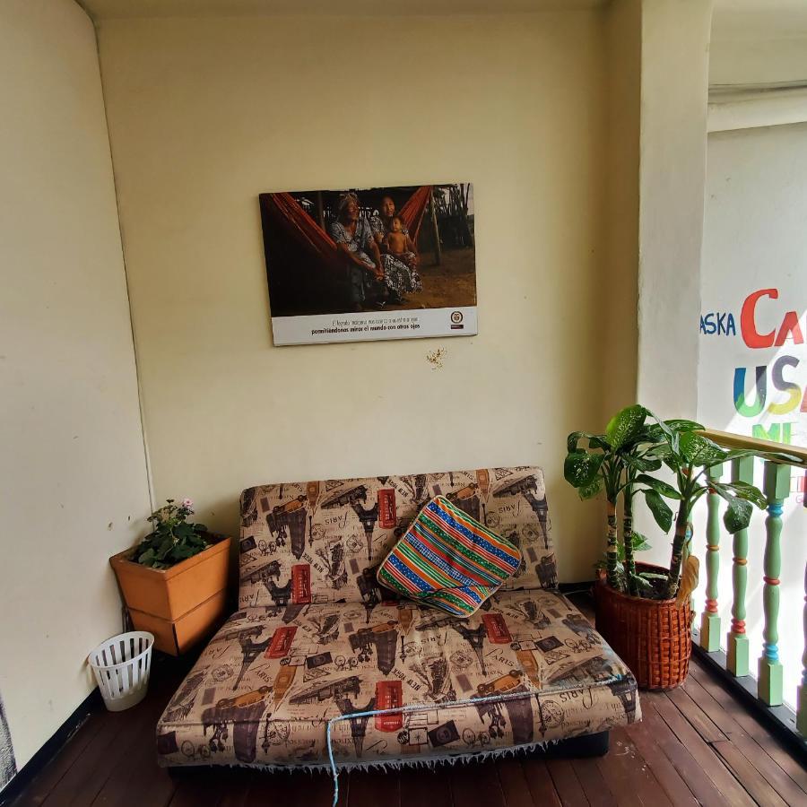 Hostal Hostal CQ Lourdes *
