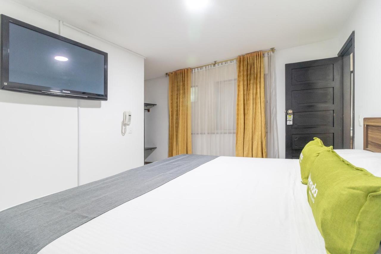 Ayenda 1086 Torre 52