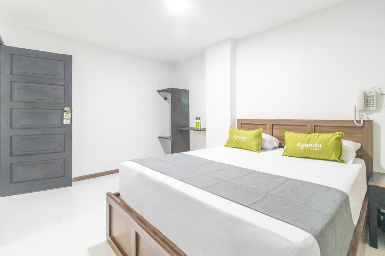 Ayenda 1086 Torre 52 Hotel