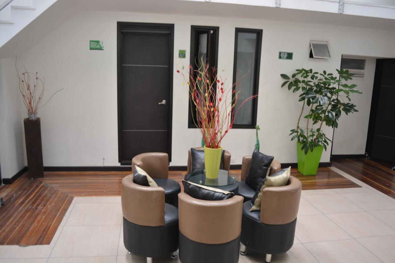 Quality Comfort House Hotel