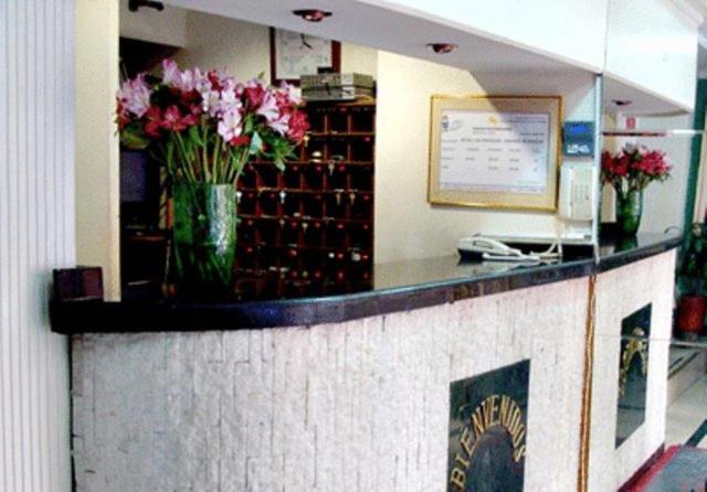 Hotel Los Cristales 2*