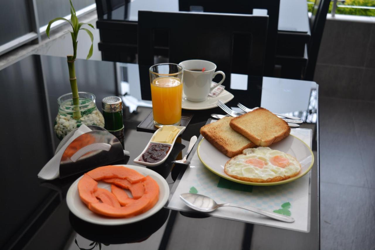 Quality Comfort House Hotel 3*