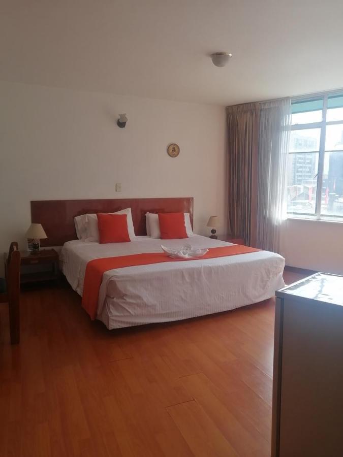 Santa Monica Hotel 3*