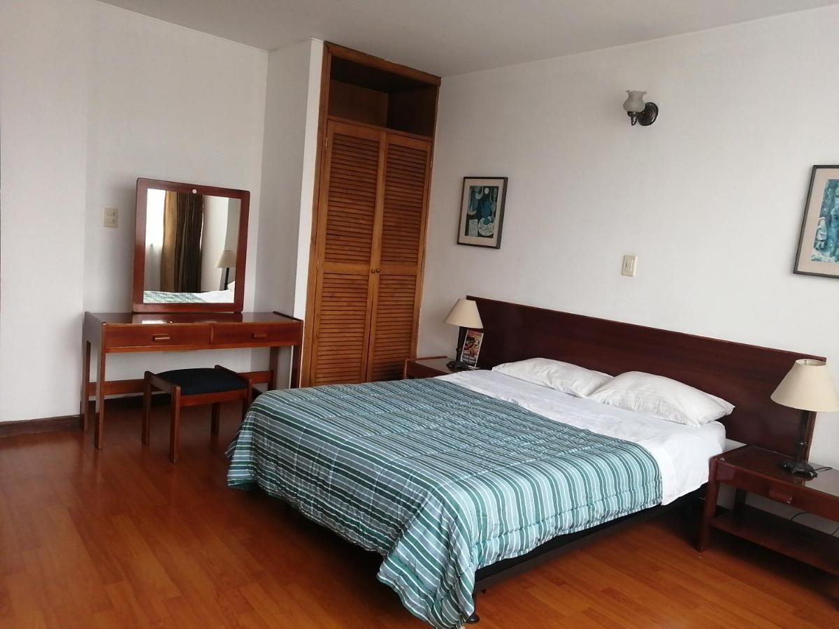 Santa Monica Hotel 3*