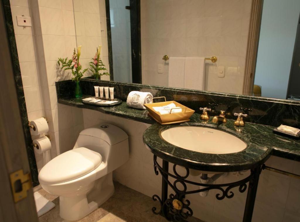 Vintage Hotel 4*