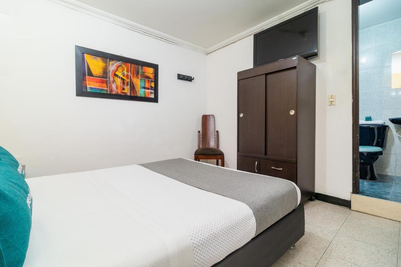 Ayenda Avenida Boyaca Hotel