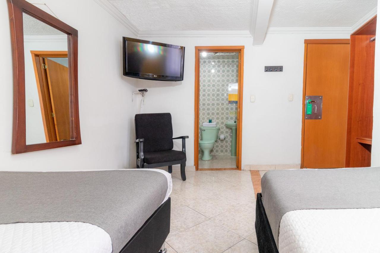 Ayenda Avenida Boyaca Hotel