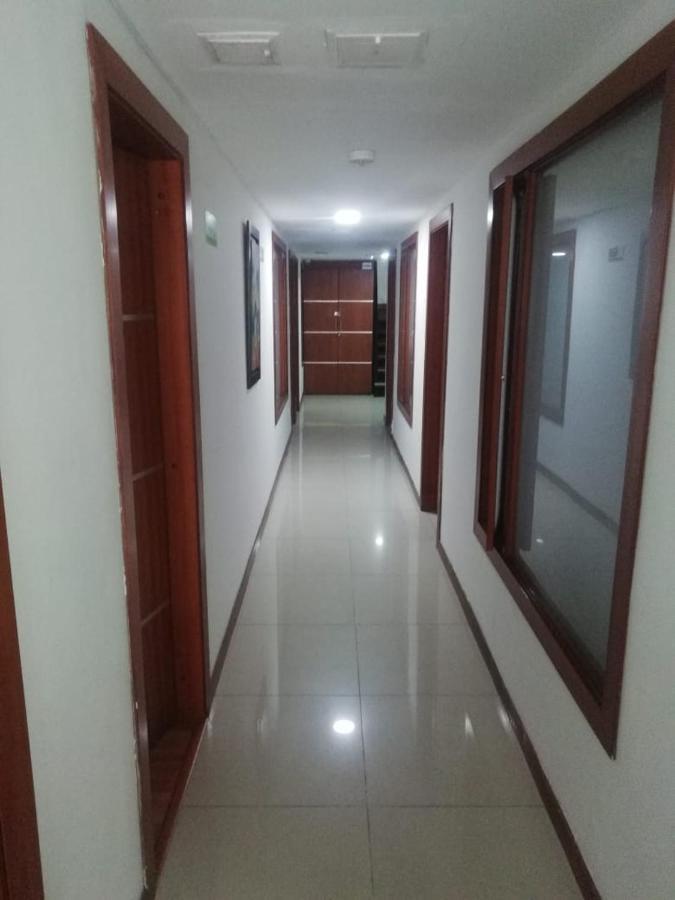 Embassy On Holidays Hotel *