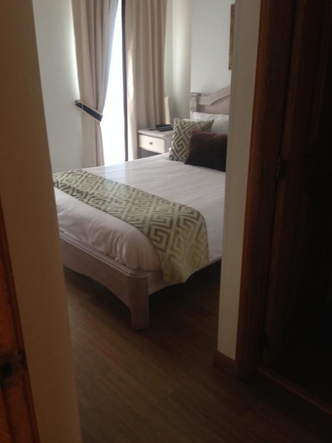 Le Select Hotel 4*