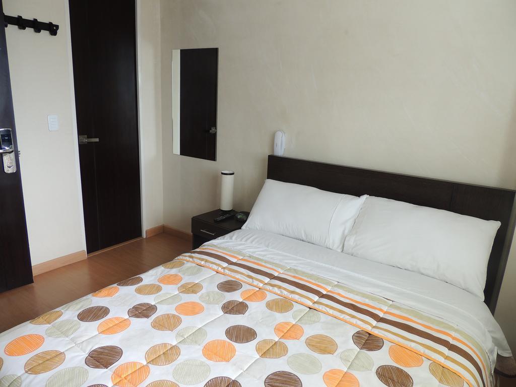 Hotel Titan & Bogota