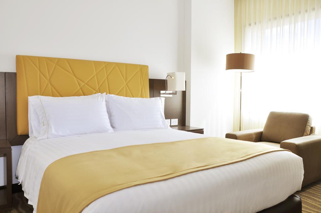 Holiday Inn Express&Suites Bogota Zona Financiera, an IHG Hotel