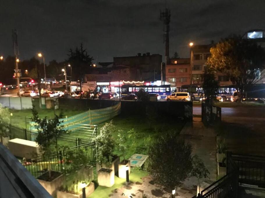 Confortable Apto 10 Min Del Aeropuerto Parq Gratis Apartamento