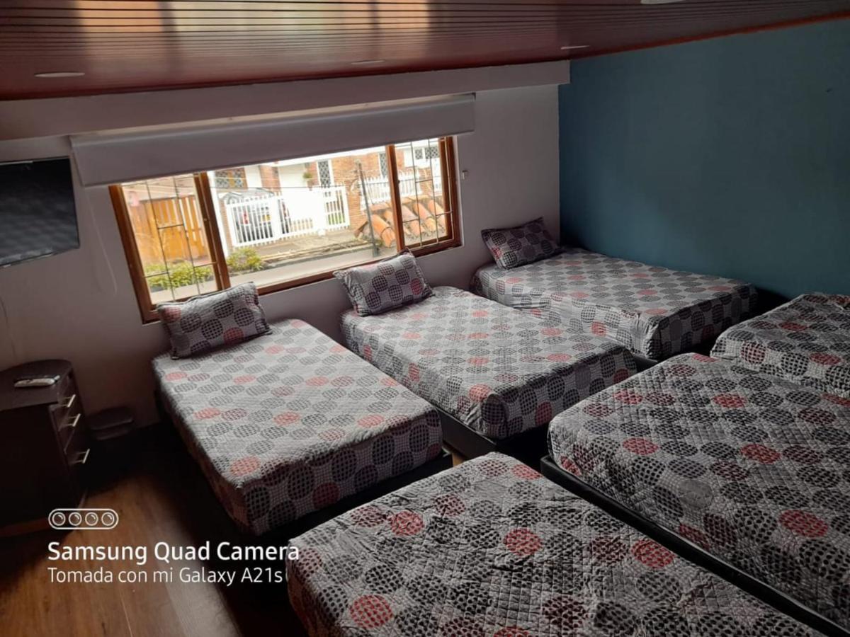 La Parada Del Tren Hostal *