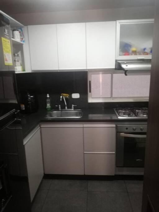 Hermosa Habitación Privada En Conjunto Residencial Cerca Al Aeropuerto Y Terminal De Bogotá, Zonas Comunes Se Comparten Con 1 Persona Bogotá
