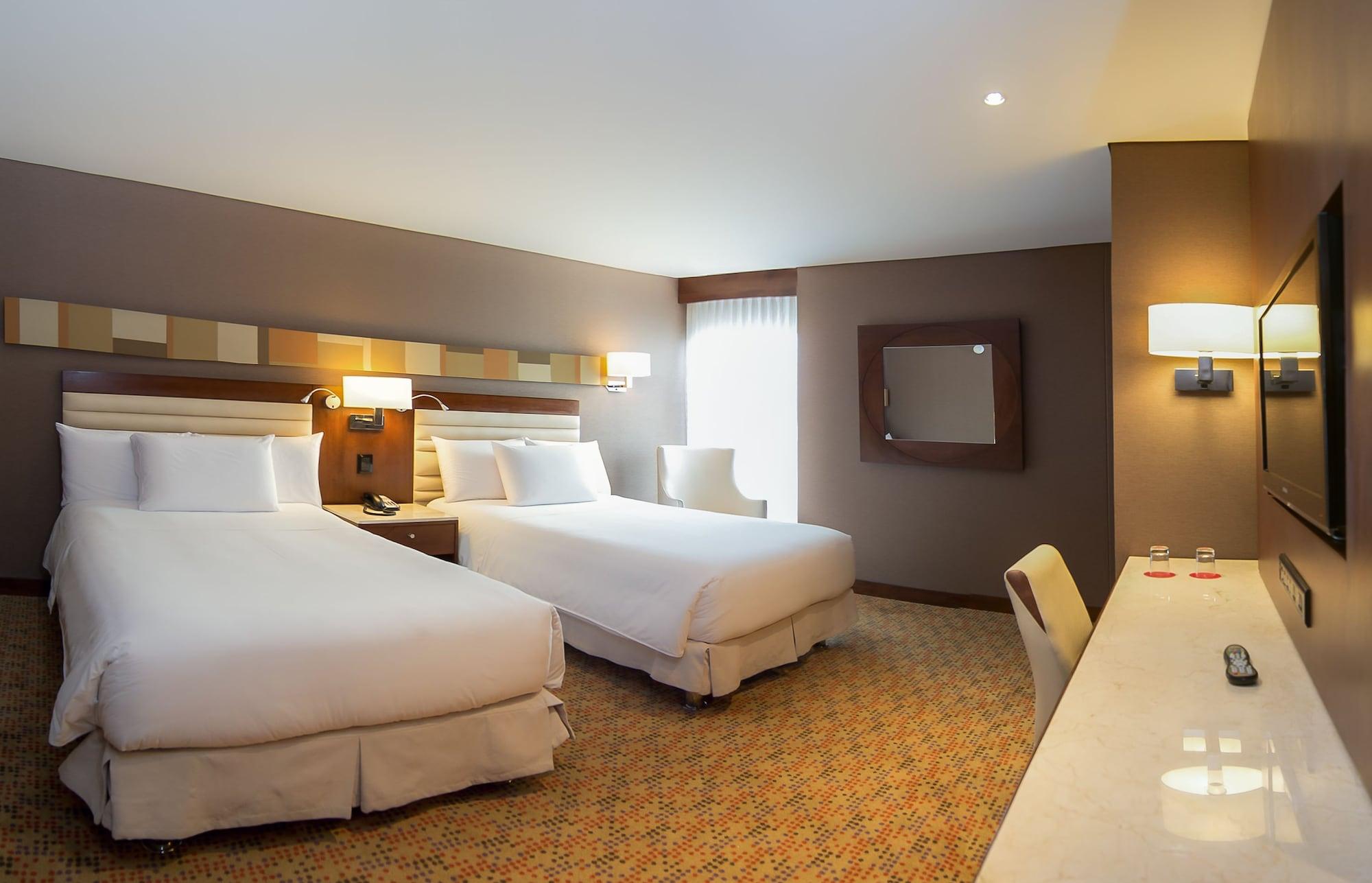 Mercure Calle 100 Hotel 4*