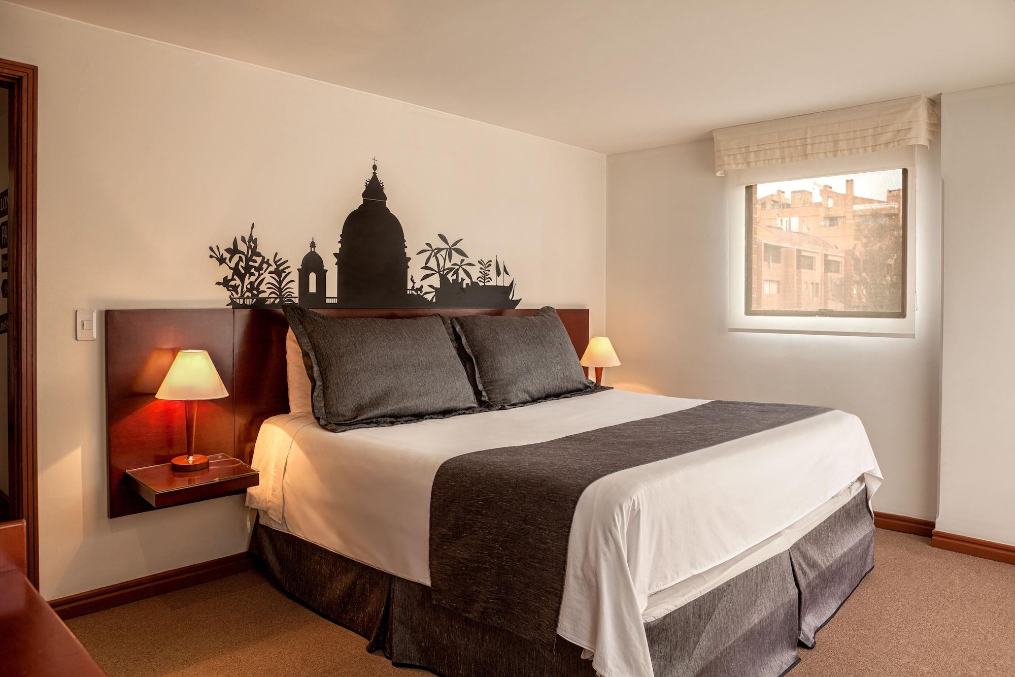 Cora 96 Street Apartahotel 4*