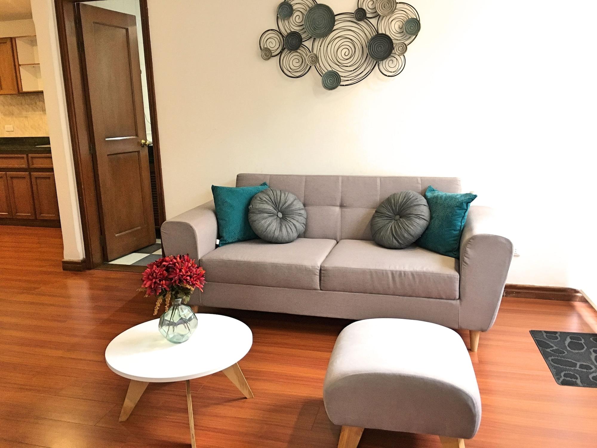 Cora 96 Street Apartahotel 4*
