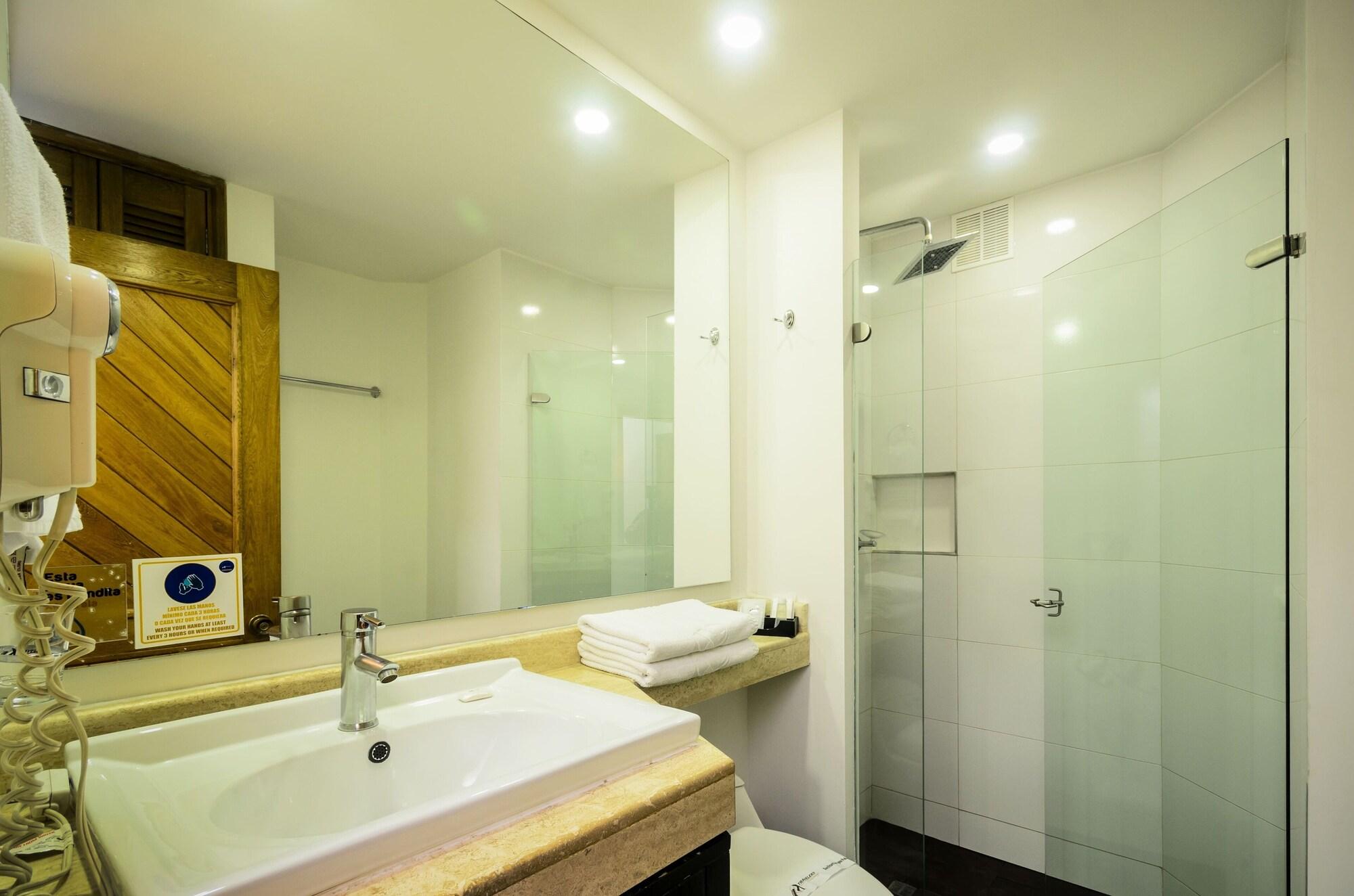 Travelers Fontana Plaza 4* Bogotá