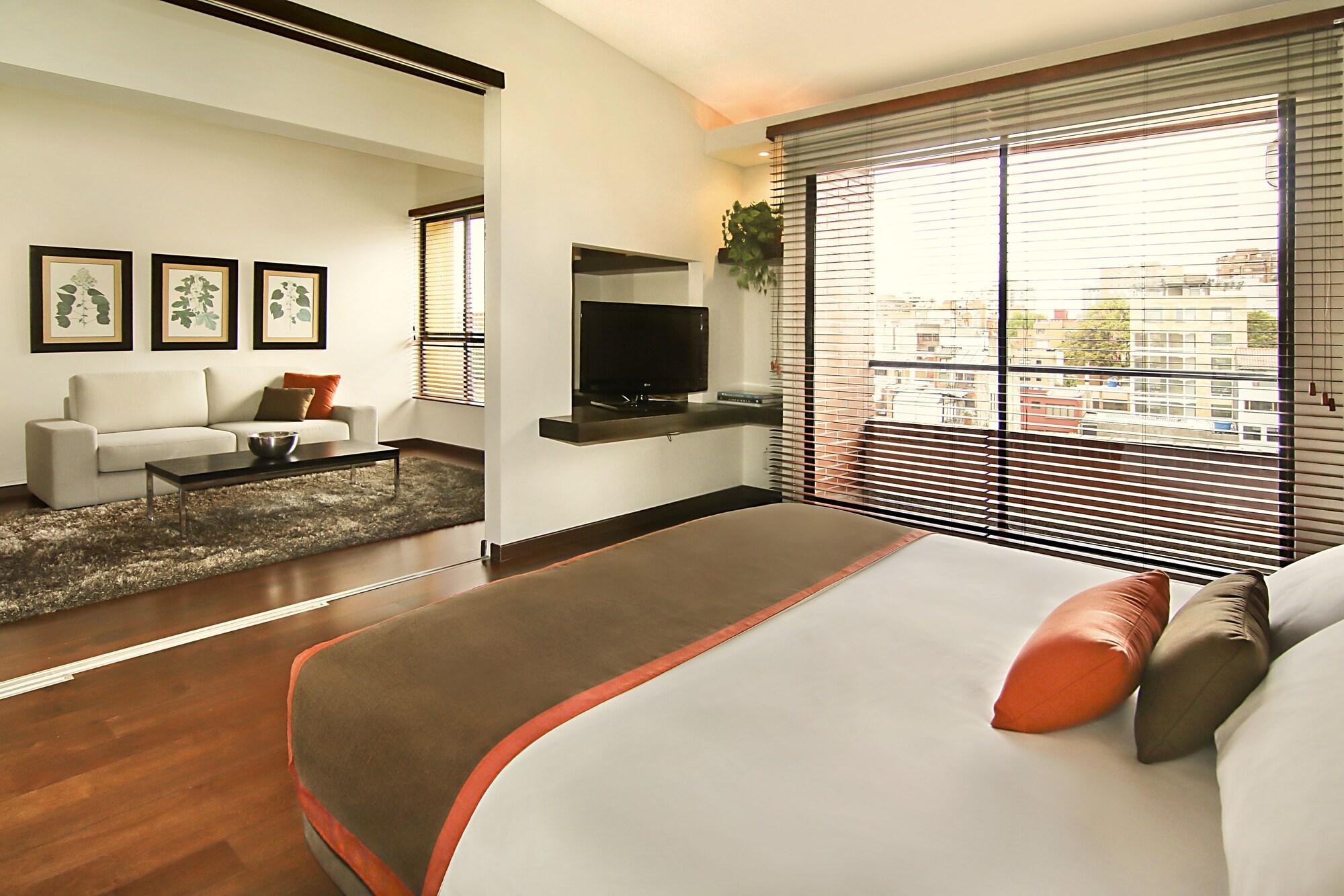 Nico Apartasuites Hotel 4*