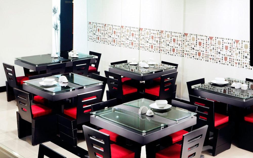 Parque 63 Hotel 4*
