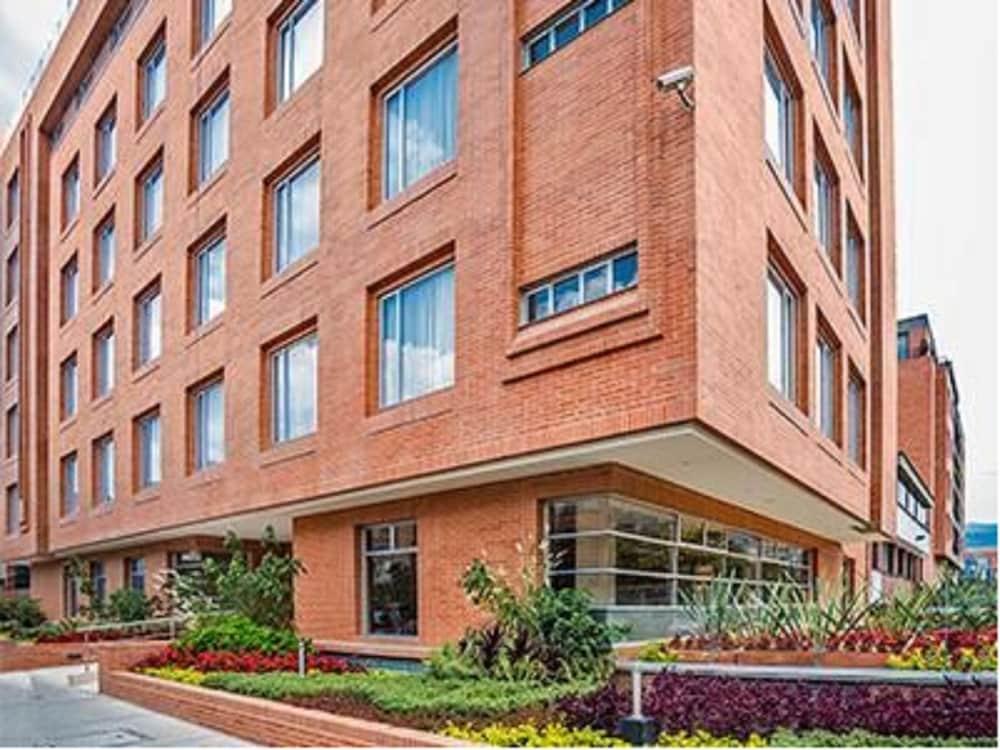 Apartahotel Plaza