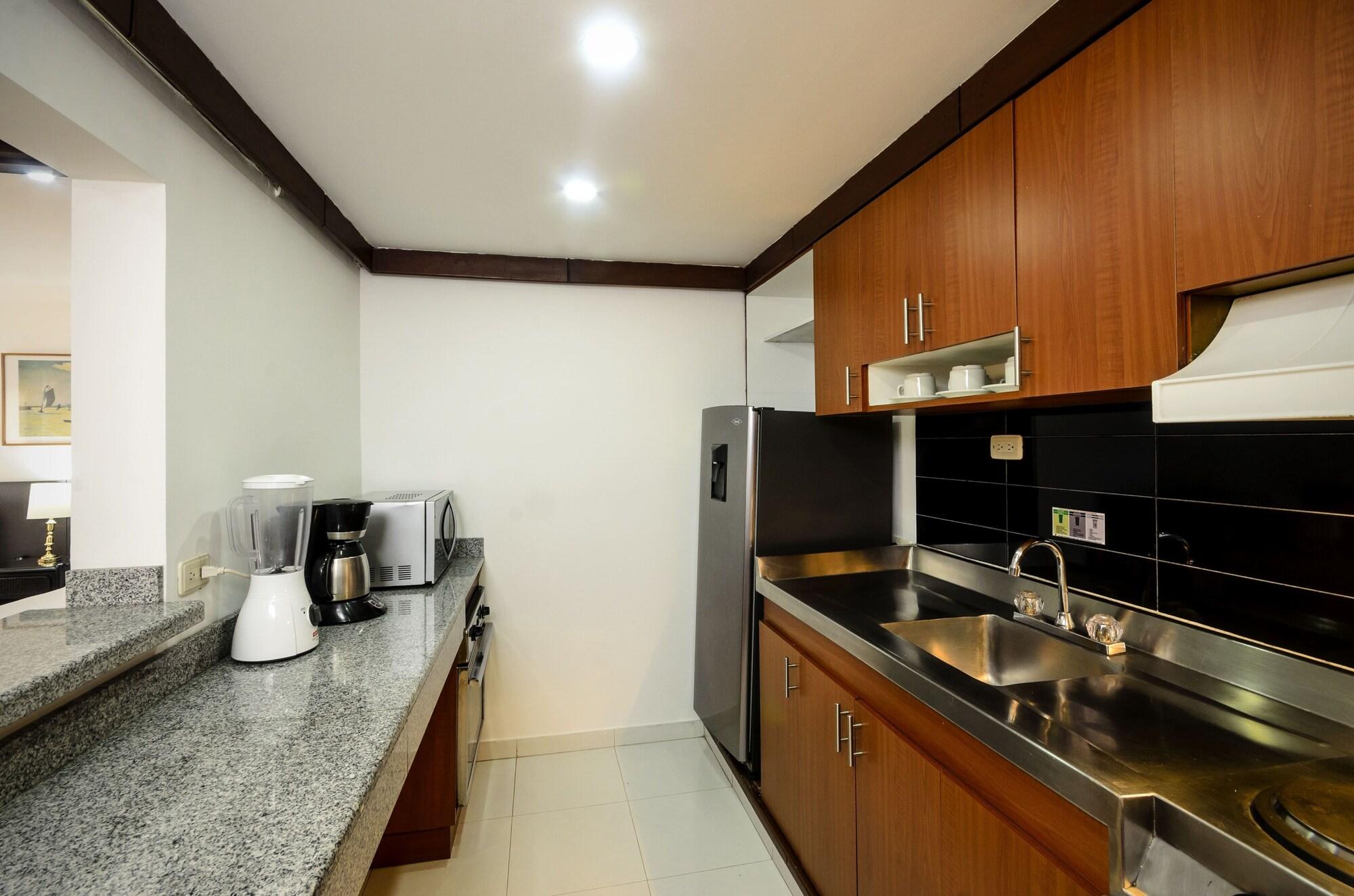 Hotel Travelers Y Condominioplenitud 3*