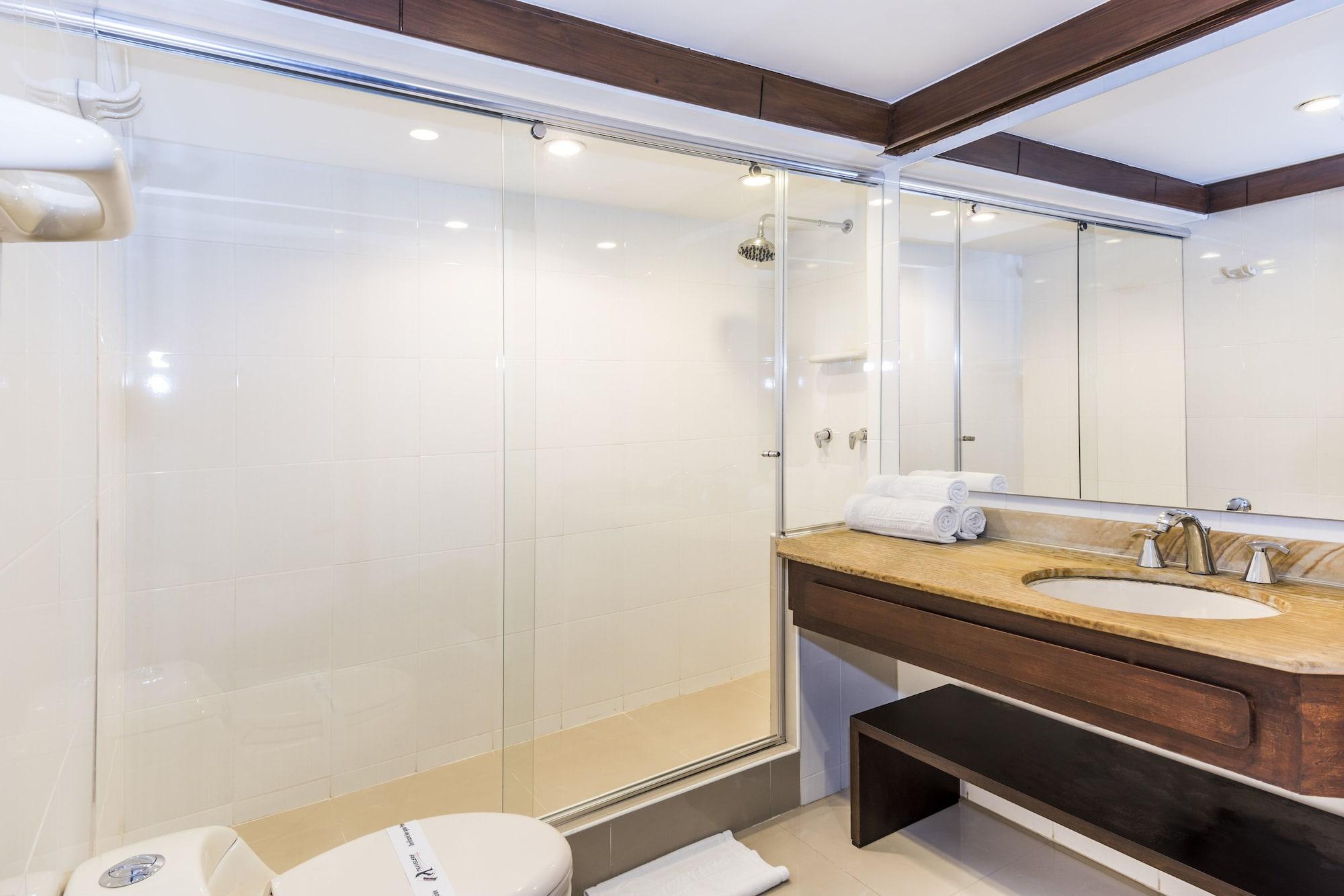 Travelers Y Condominioplenitud Hotel 3*