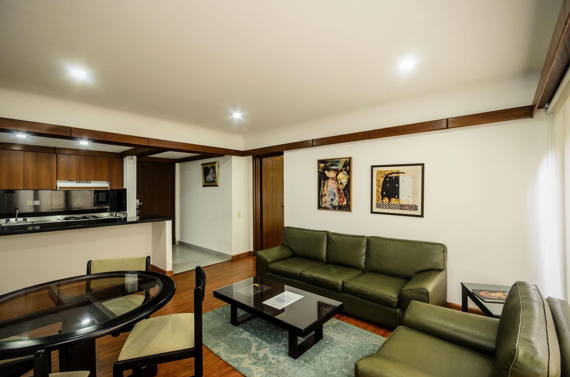 Travelers Y Condominioplenitud Hotel